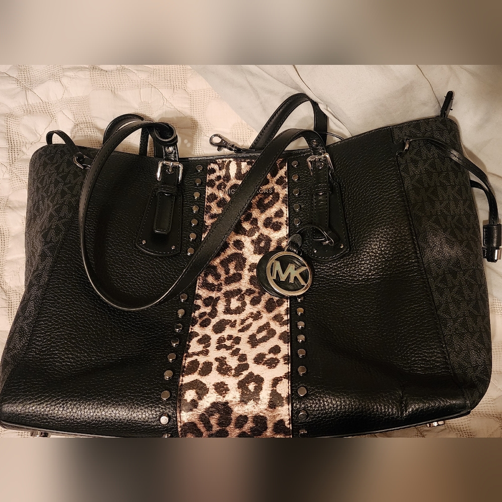 Michael Kors Cheetah Print Voyager Tote Bag 15"x10"x7"
